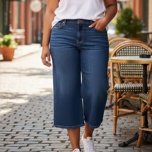 NWT $80 Lane Bryant Mid Rise Wide Leg Crop Jean - Size 18